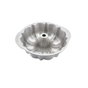 CAKE PAN 10 5/8 IN W by Chicago Metallic