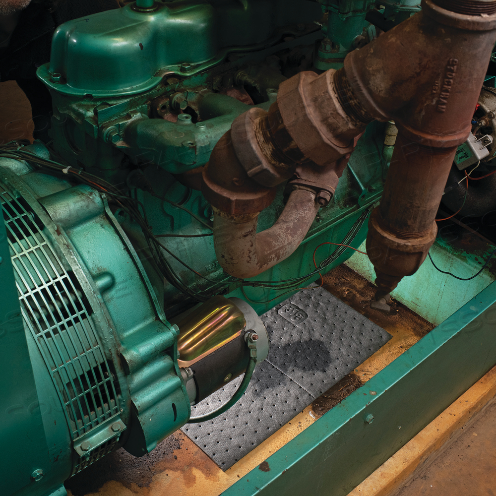 PIG ABSORBENT MAT PAD IN DISPENSER BOX by New Pig Corporation