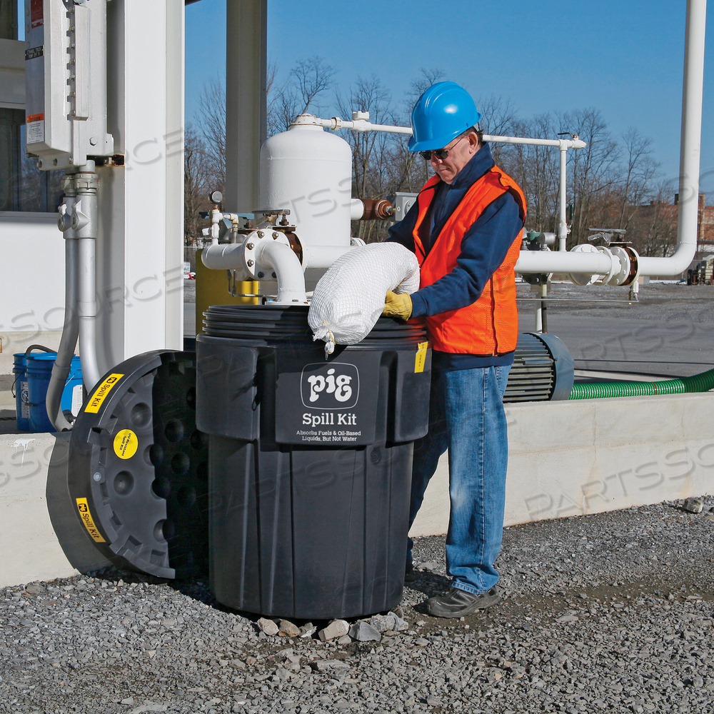 PIG UV-RESISTANT OIL-ONLY SPILL KIT IN 95-GALLON OVERPACK SALVAGE DRUM by New Pig Corporation