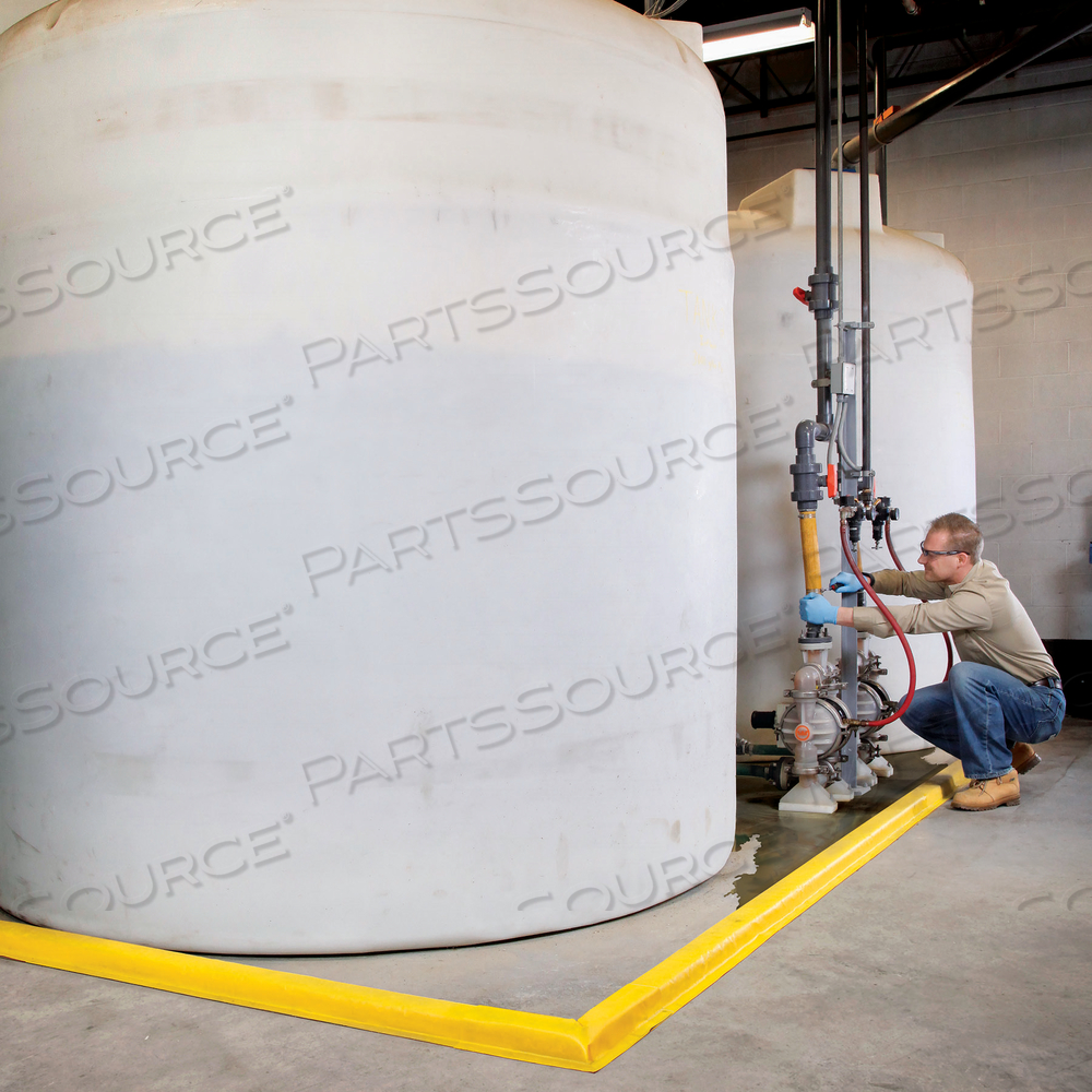 PIG BUILD-A-BERM BARRIER KIT by New Pig Corporation