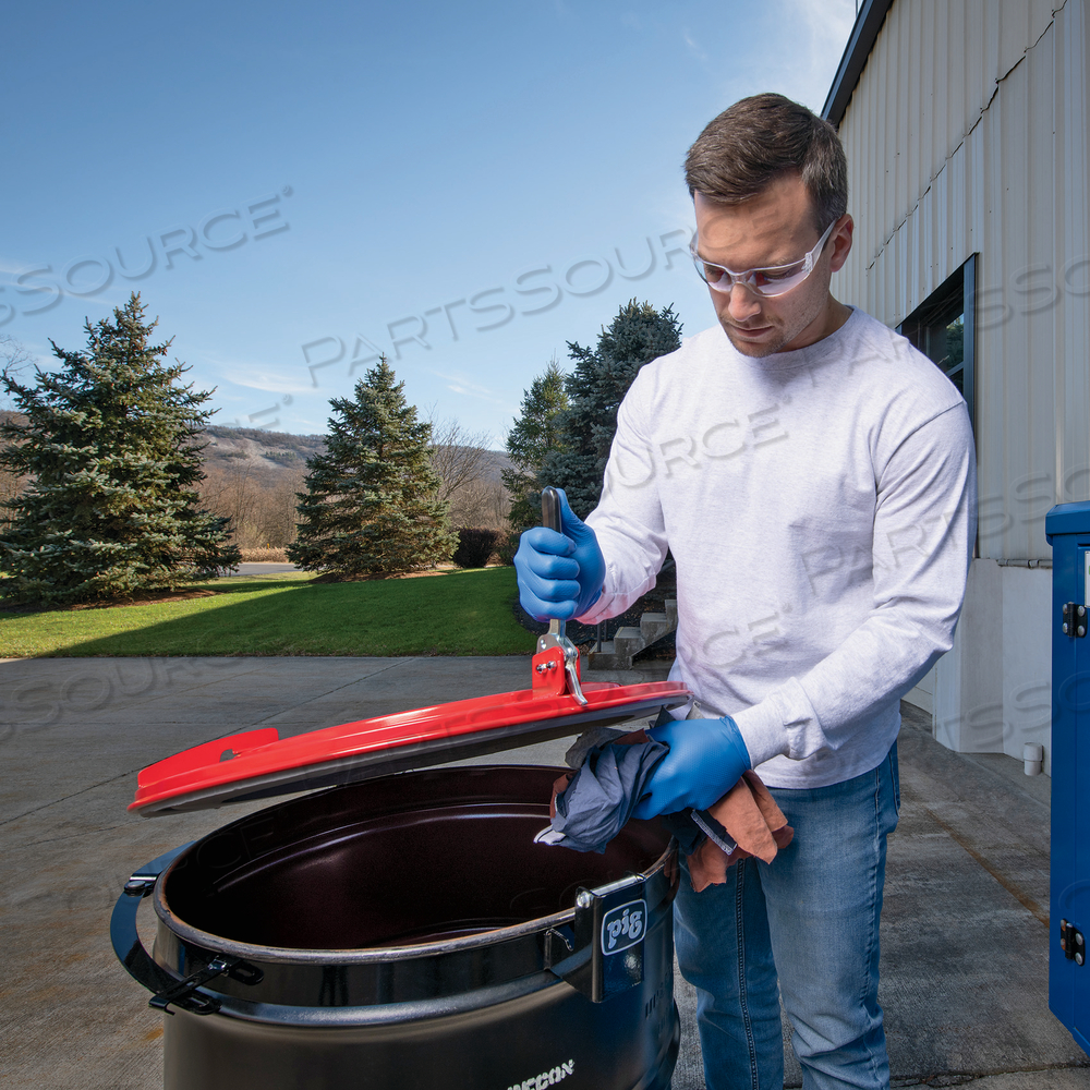 PIG OUTDOOR LATCHING DRUM LID WITH FAST-LATCH RING by New Pig Corporation
