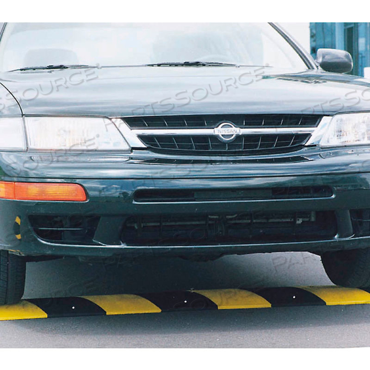 72" RUBBER SPEED BUMP, BLACK WITH YELLOW STRIPES 