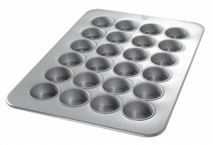 TEXAS SIZE MUFFIN PAN 24 MOULDS by Chicago Metallic