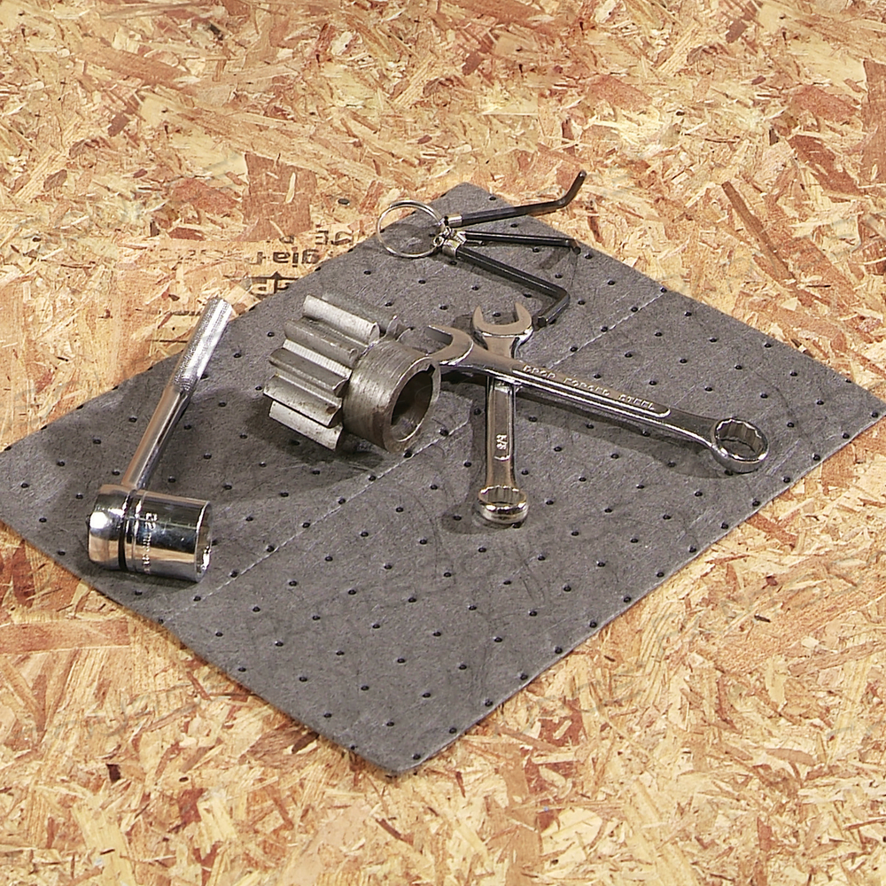 PIG ABSORBENT MAT PAD IN DISPENSER BOX by New Pig Corporation