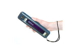 MINIMAX™ SERIES BATTERY-OPERATED UV LAMP: 1 X 365NM 5 WATT BLB TUBE, COMPLETE WITH AC ADAPTER (120V/60HZ). USES 4 X AA BATTERIES (NOT INCLUDED). by Spectro-UV