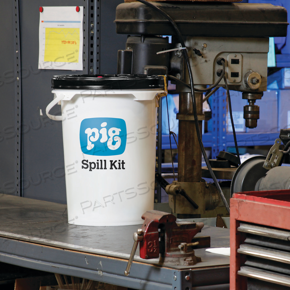 PIG OIL-ONLY SPILL KIT IN BUCKET by New Pig Corporation