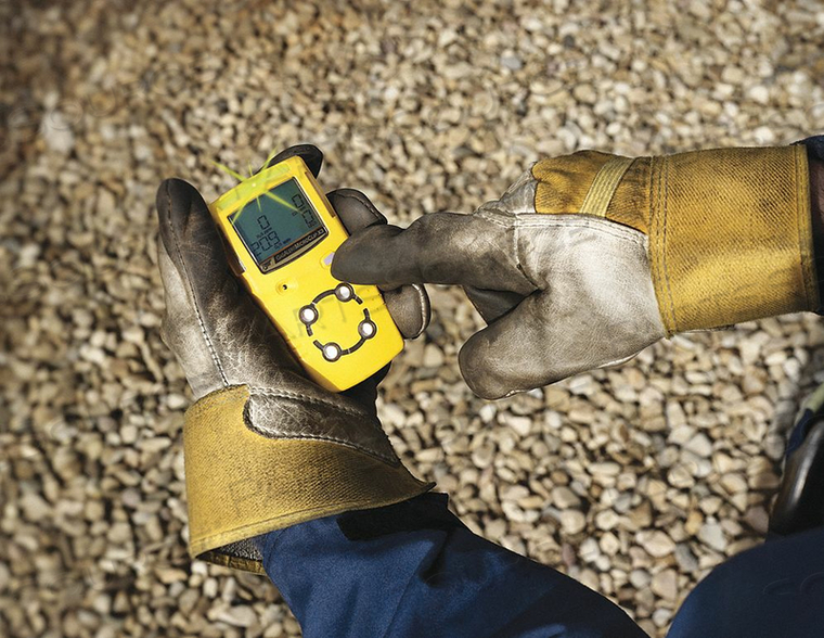 BACK COVER YELLOW (6) SCREWS 4-13/32IN L by BW Technologies