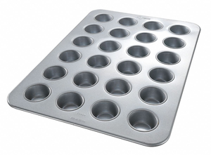 CUPCAKE/MUFFIN PAN 24 MOULDS by Chicago Metallic