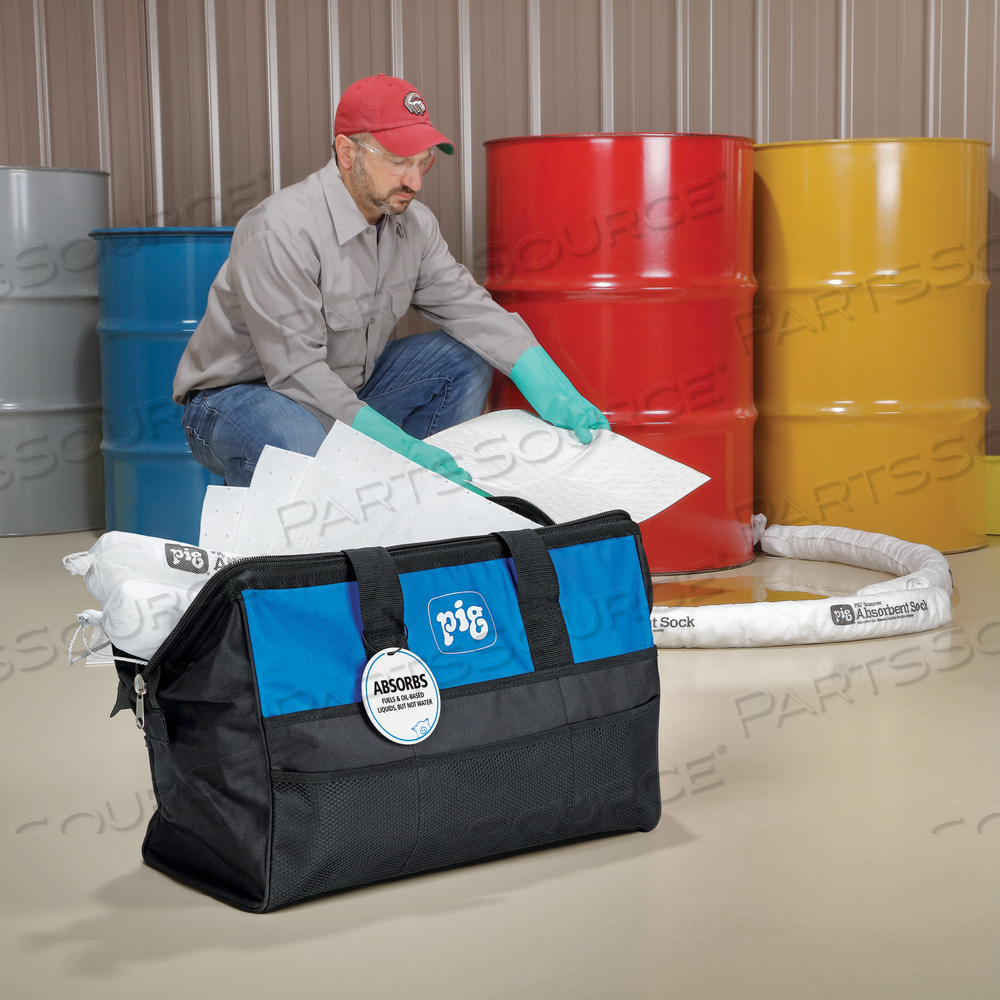 PIG OIL-ONLY SPILL KIT IN TOTE BAG by New Pig Corporation