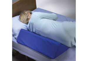 30-DEGREE 24"L POSITIONING WEDGE W/CONVOLUTED SURFACE & LSII COVER by Skil-Care Corporation