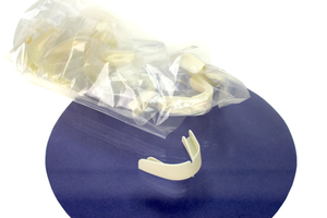 DISPOSABLE GARDENT TOOTH PROTECTOR, ADULT by Anesthesia Associates